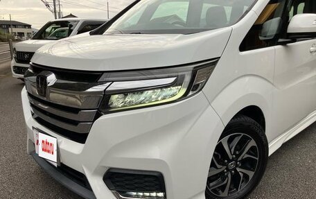 Honda Stepwgn IV, 2018 год, 1 690 000 рублей, 6 фотография