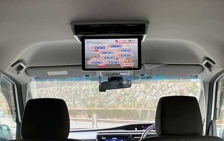 Honda Stepwgn IV, 2018 год, 1 690 000 рублей, 28 фотография