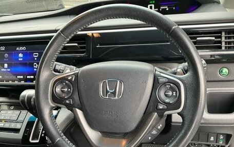 Honda Stepwgn IV, 2018 год, 1 690 000 рублей, 18 фотография