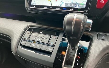 Honda Stepwgn IV, 2018 год, 1 690 000 рублей, 23 фотография