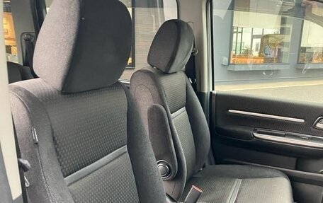 Honda Stepwgn IV, 2018 год, 1 690 000 рублей, 29 фотография