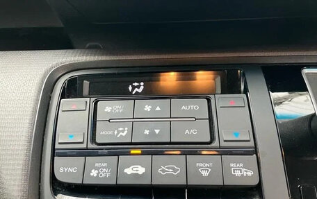 Honda Stepwgn IV, 2018 год, 1 690 000 рублей, 24 фотография