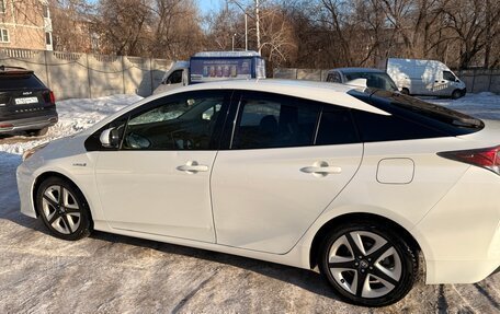 Toyota Prius IV XW50, 2018 год, 2 000 000 рублей, 2 фотография