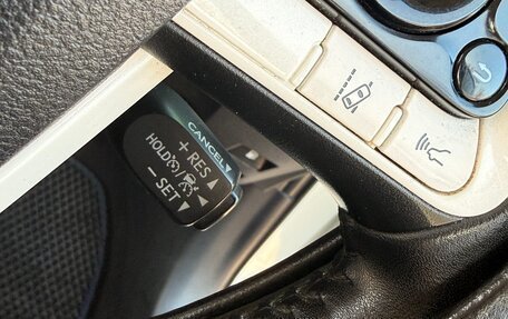 Toyota Prius IV XW50, 2018 год, 2 000 000 рублей, 9 фотография