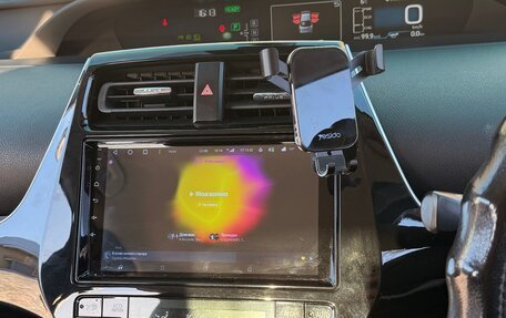 Toyota Prius IV XW50, 2018 год, 2 000 000 рублей, 10 фотография