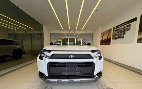Toyota RAV4, 2025 год, 5 250 000 рублей, 2 фотография