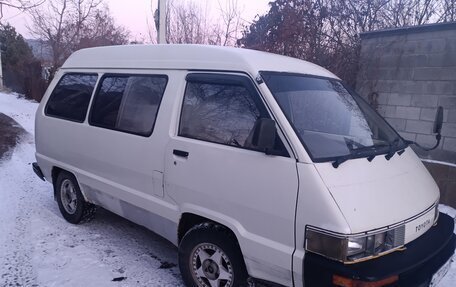 Toyota MasterAce Surf, 1986 год, 130 000 рублей, 1 фотография