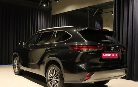 Toyota Highlander, 2025 год, 5 790 000 рублей, 3 фотография