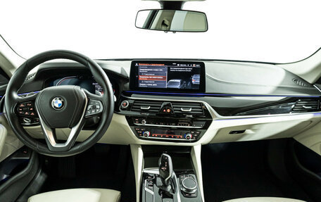 BMW 5 серия, 2021 год, 4 940 000 рублей, 13 фотография