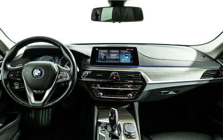 BMW 5 серия, 2018 год, 3 350 000 рублей, 13 фотография