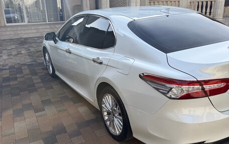 Toyota Camry, 2020 год, 3 150 000 рублей, 4 фотография