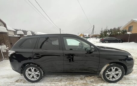 Mitsubishi Outlander III рестайлинг 3, 2012 год, 1 249 000 рублей, 2 фотография