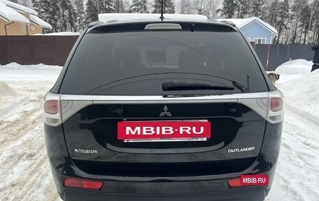 Mitsubishi Outlander III рестайлинг 3, 2012 год, 1 249 000 рублей, 4 фотография