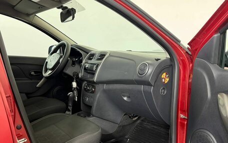 Renault Sandero II рестайлинг, 2018 год, 1 200 000 рублей, 2 фотография