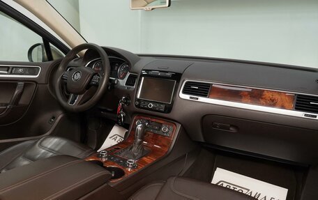 Volkswagen Touareg III, 2011 год, 1 595 000 рублей, 6 фотография