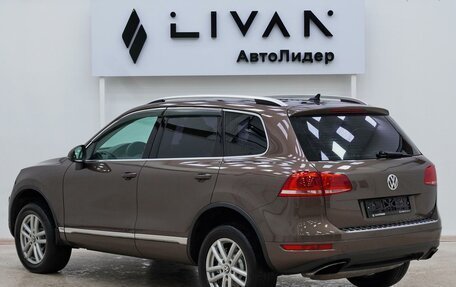 Volkswagen Touareg III, 2011 год, 1 595 000 рублей, 4 фотография
