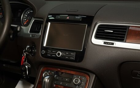 Volkswagen Touareg III, 2011 год, 1 595 000 рублей, 8 фотография