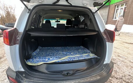 Toyota RAV4, 2015 год, 1 999 000 рублей, 7 фотография