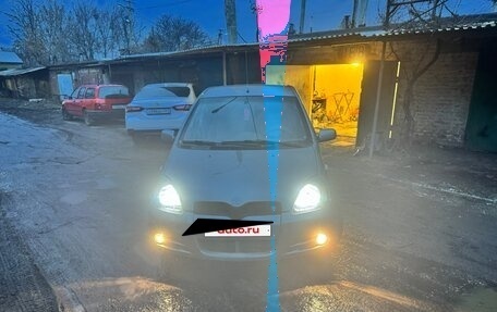 Toyota Yaris I рестайлинг, 2001 год, 449 000 рублей, 2 фотография