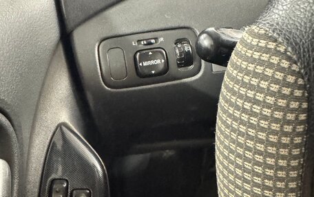 Toyota Yaris I рестайлинг, 2001 год, 449 000 рублей, 13 фотография