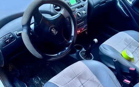 Toyota Yaris I рестайлинг, 2001 год, 449 000 рублей, 8 фотография