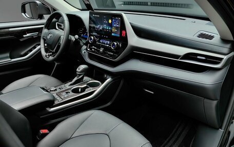 Toyota Highlander, 2025 год, 5 950 000 рублей, 23 фотография