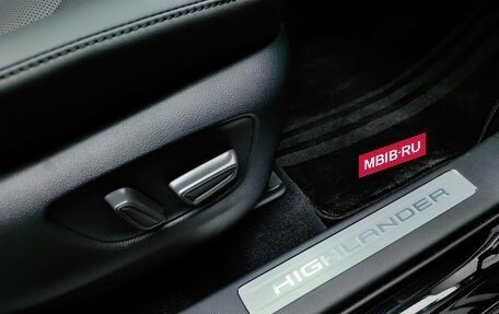 Toyota Highlander, 2025 год, 5 950 000 рублей, 30 фотография