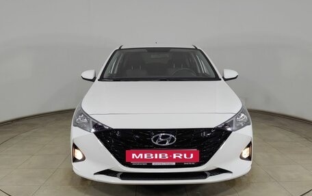 Hyundai Solaris II рестайлинг, 2022 год, 1 690 000 рублей, 2 фотография