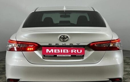 Toyota Camry, 2021 год, 3 690 000 рублей, 6 фотография
