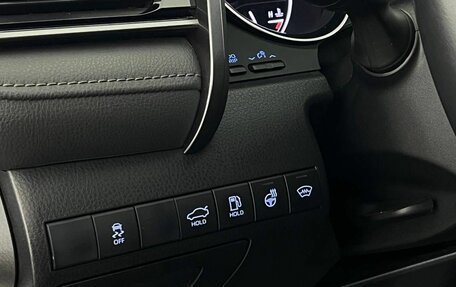 Toyota Camry, 2021 год, 3 690 000 рублей, 12 фотография