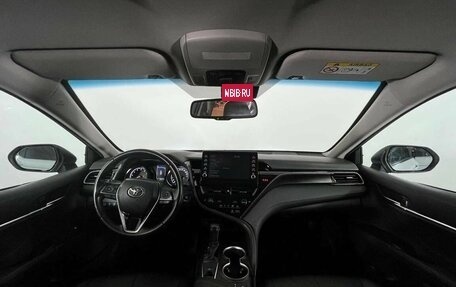 Toyota Camry, 2021 год, 3 690 000 рублей, 10 фотография