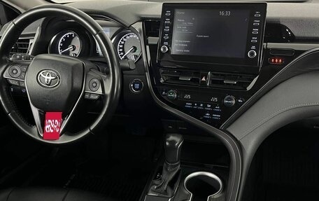 Toyota Camry, 2021 год, 3 690 000 рублей, 11 фотография