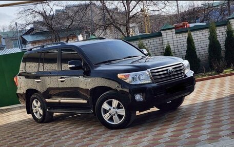Toyota Land Cruiser 200, 2015 год, 3 900 000 рублей, 1 фотография
