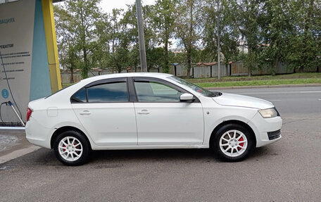 Skoda Rapid I, 2015 год, 650 000 рублей, 2 фотография