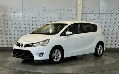 Toyota Verso I, 2013 год, 1 030 000 рублей, 3 фотография