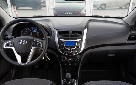 Hyundai Solaris II рестайлинг, 2011 год, 780 000 рублей, 12 фотография