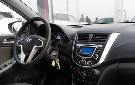 Hyundai Solaris II рестайлинг, 2011 год, 780 000 рублей, 13 фотография