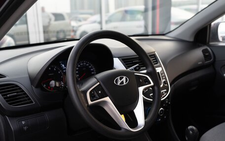 Hyundai Solaris II рестайлинг, 2011 год, 780 000 рублей, 14 фотография