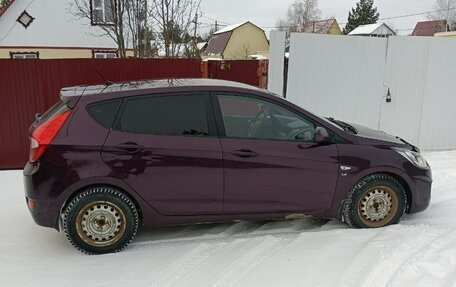 Hyundai Solaris II рестайлинг, 2011 год, 800 000 рублей, 4 фотография