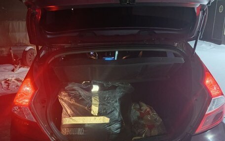 Hyundai Solaris II рестайлинг, 2011 год, 800 000 рублей, 12 фотография