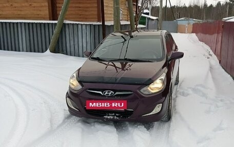 Hyundai Solaris II рестайлинг, 2011 год, 800 000 рублей, 9 фотография