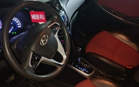 Hyundai Solaris II рестайлинг, 2011 год, 800 000 рублей, 16 фотография