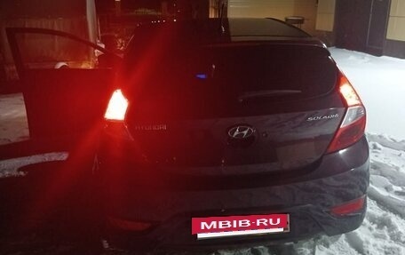 Hyundai Solaris II рестайлинг, 2011 год, 800 000 рублей, 21 фотография