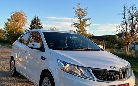 KIA Rio III рестайлинг, 2013 год, 800 000 рублей, 1 фотография