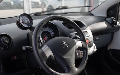 Peugeot 107 I рестайлинг, 2014 год, 700 000 рублей, 12 фотография