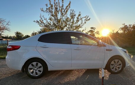 KIA Rio III рестайлинг, 2013 год, 800 000 рублей, 3 фотография