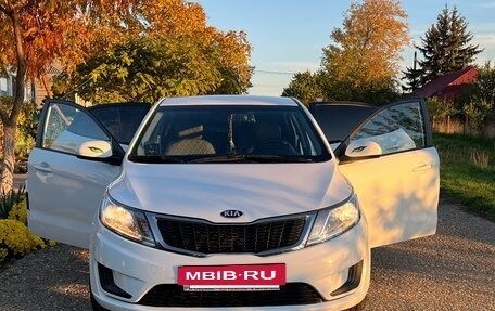 KIA Rio III рестайлинг, 2013 год, 800 000 рублей, 2 фотография