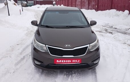 KIA Rio III рестайлинг, 2017 год, 945 000 рублей, 2 фотография