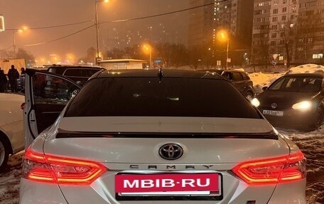 Toyota Camry, 2022 год, 4 800 000 рублей, 3 фотография