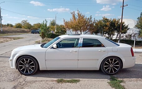 Chrysler 300C II, 2005 год, 2 100 000 рублей, 3 фотография